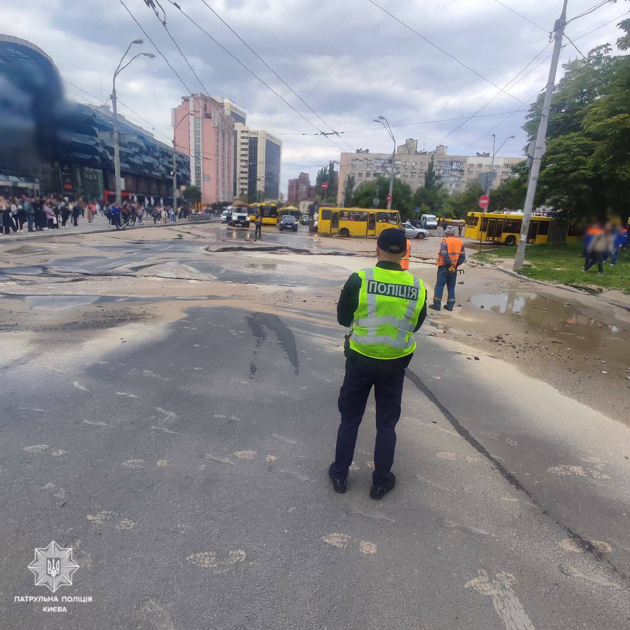 Кадри з місця події. Фото: Патрульна поліція Києва