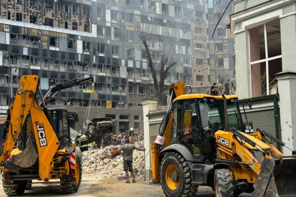 Аварійно-рятувальні роботи в "Охмадиті". Фото: Ігор Клименко| МВС /Telegram