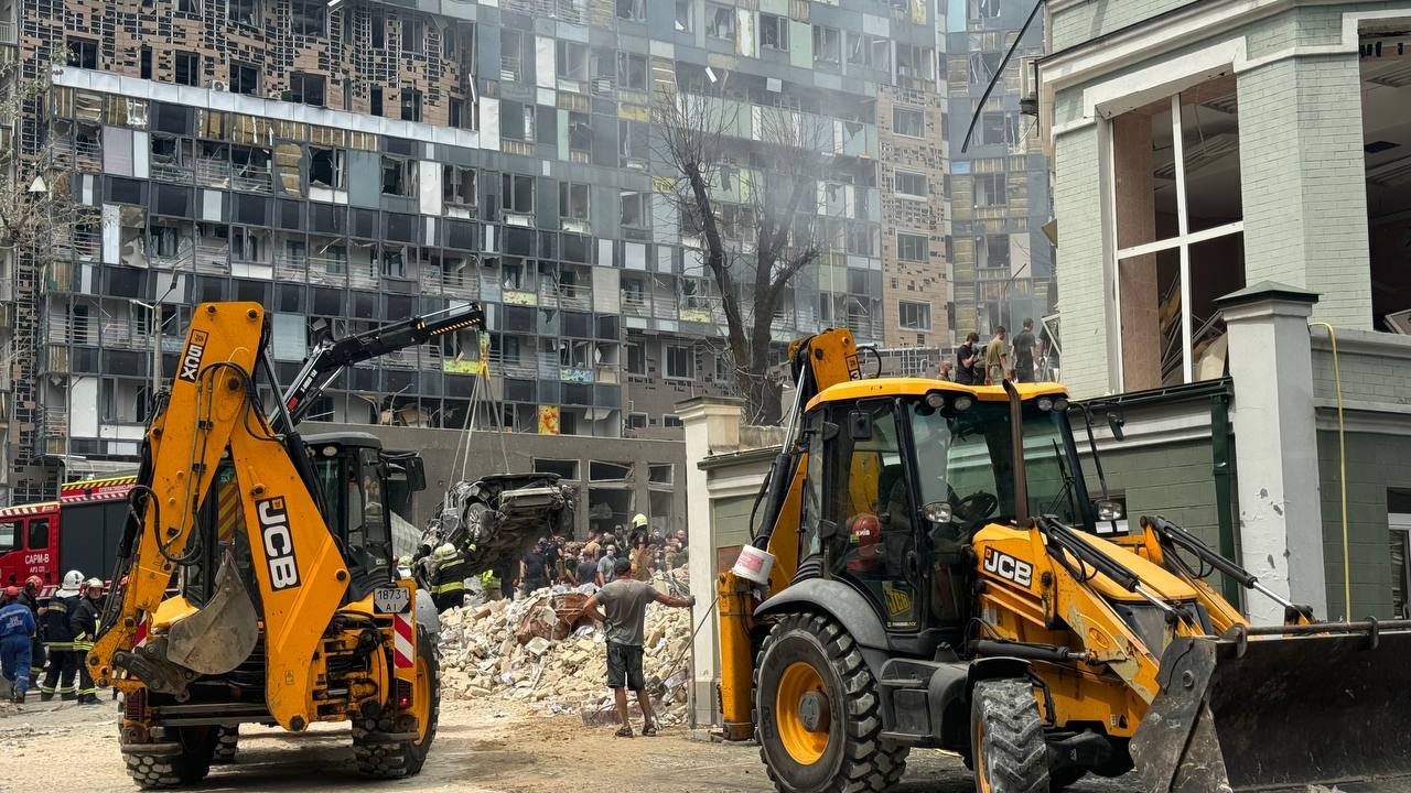 Аварійно-рятувальні роботи в "Охмадиті". Фото: Ігор Клименко| МВС /Telegram