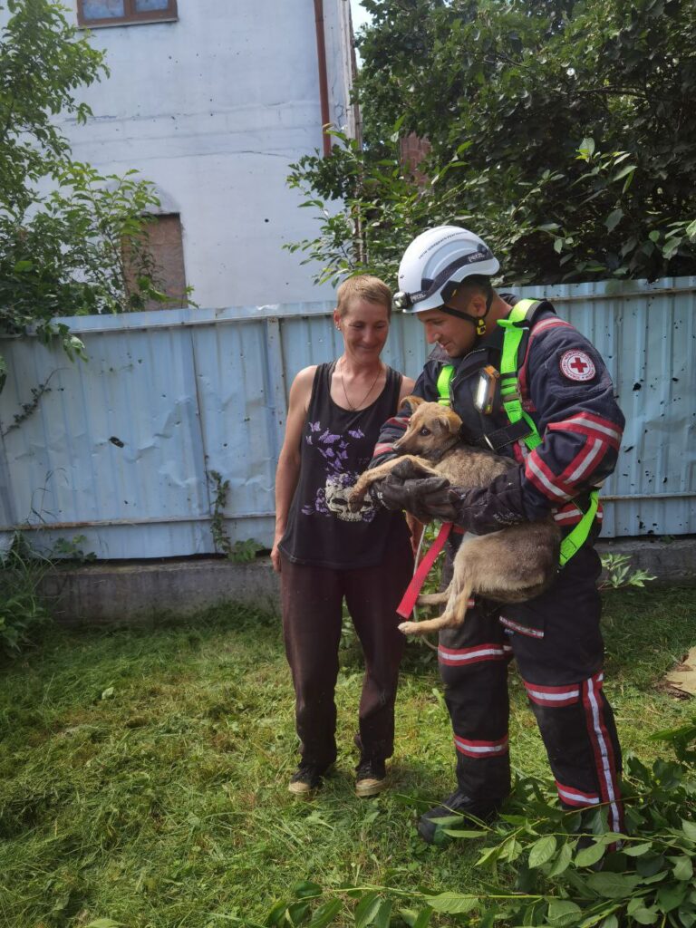 У Вишгороді цуценя впало в колодязь - історія його порятунку