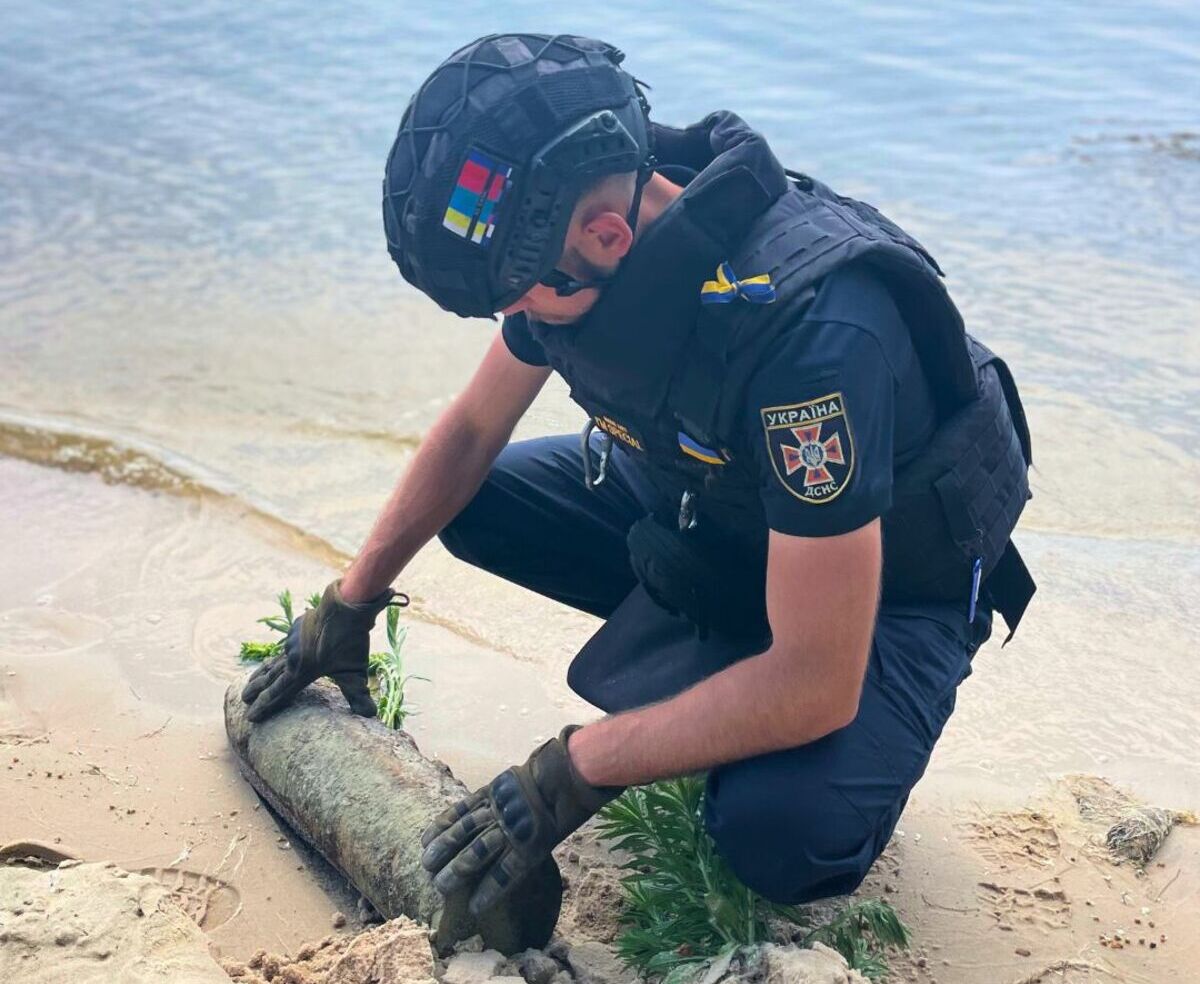 Житель Толокуня виявив артилерійський снаряд поруч із водоймою