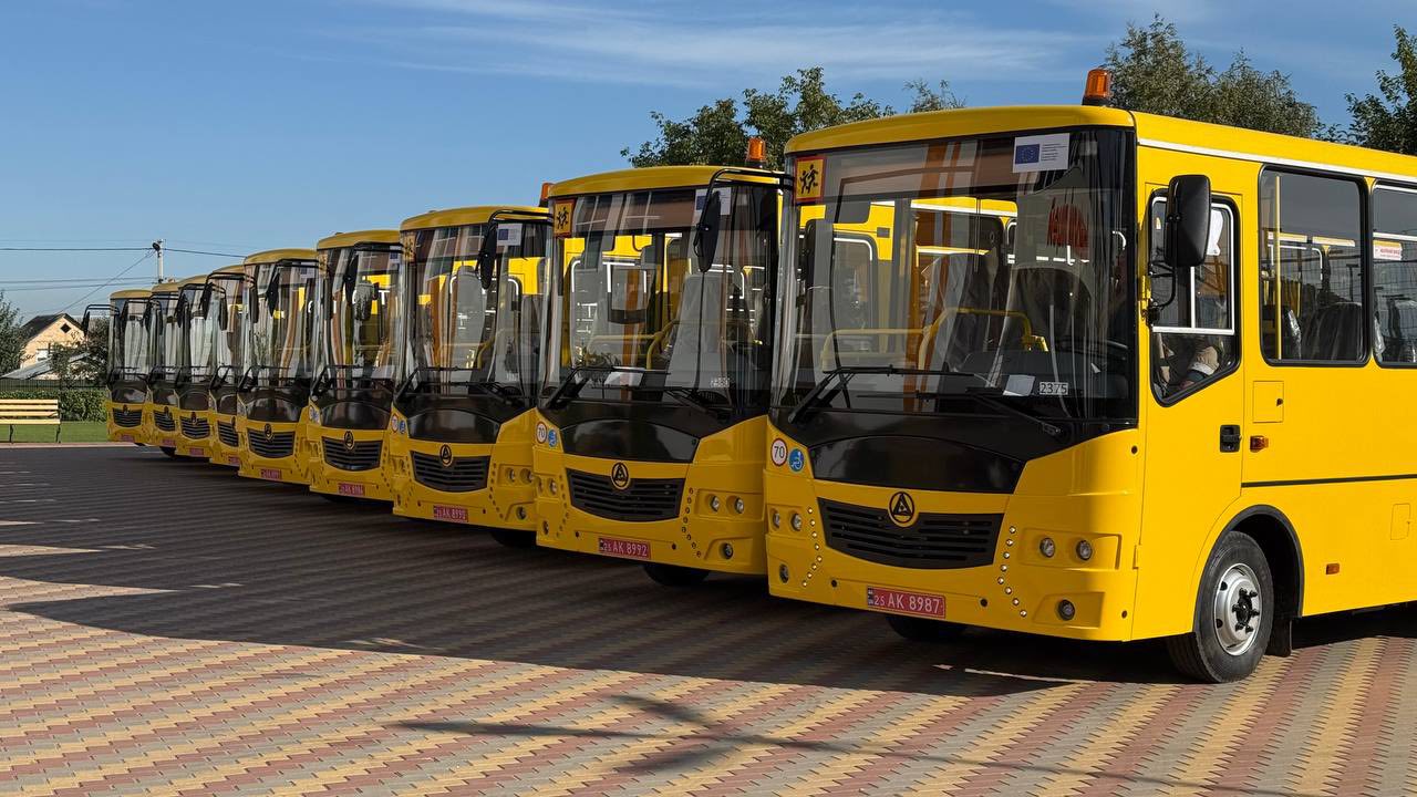 У Хотянівці школа придбала новий автобус - усі деталі