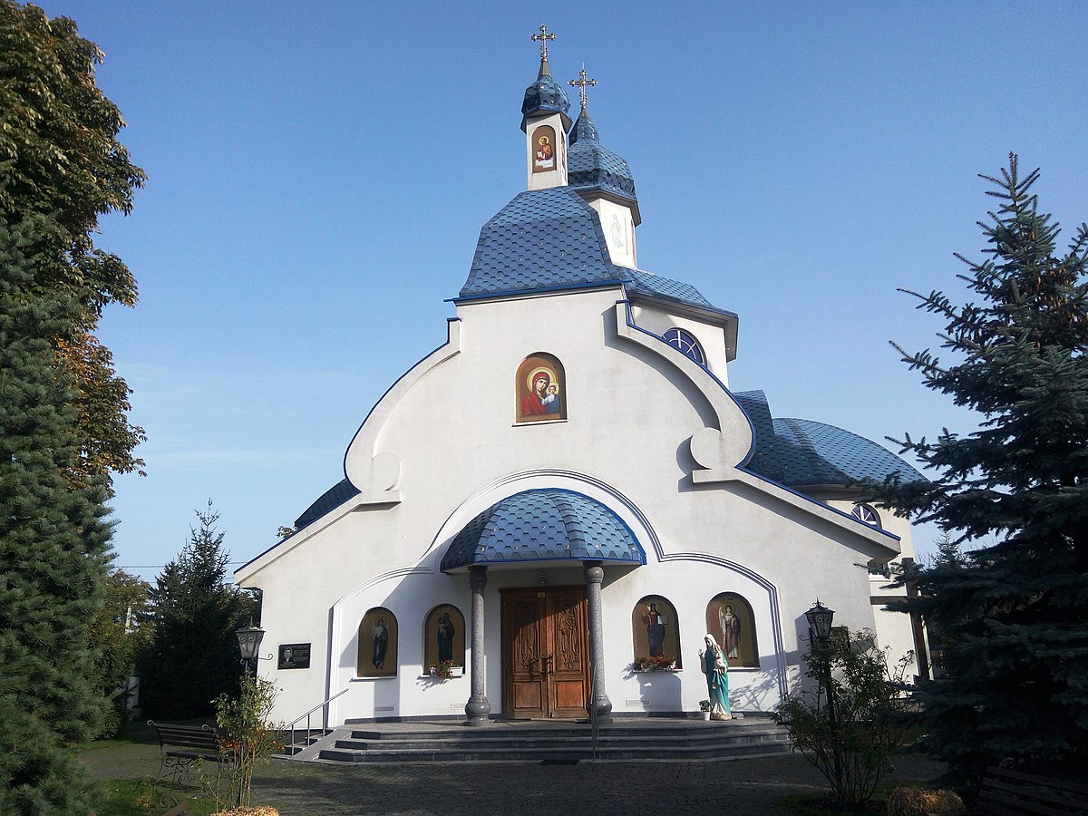 Заплановано перейменування церкви в Старих Петрівцях