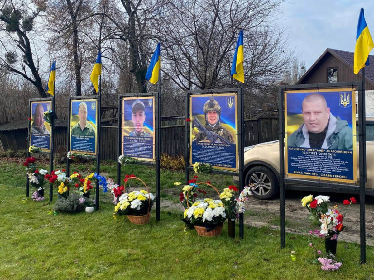 У трьох селах Димерської ОТГ відкрили Алеї Слави - усі подробиці