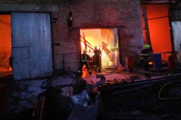 В Іванкові виникла пожежа в цеху деревообробки - подробиці