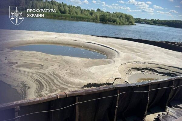 Процес видобутку піску на Десні - суд над колишнім керівником компанії